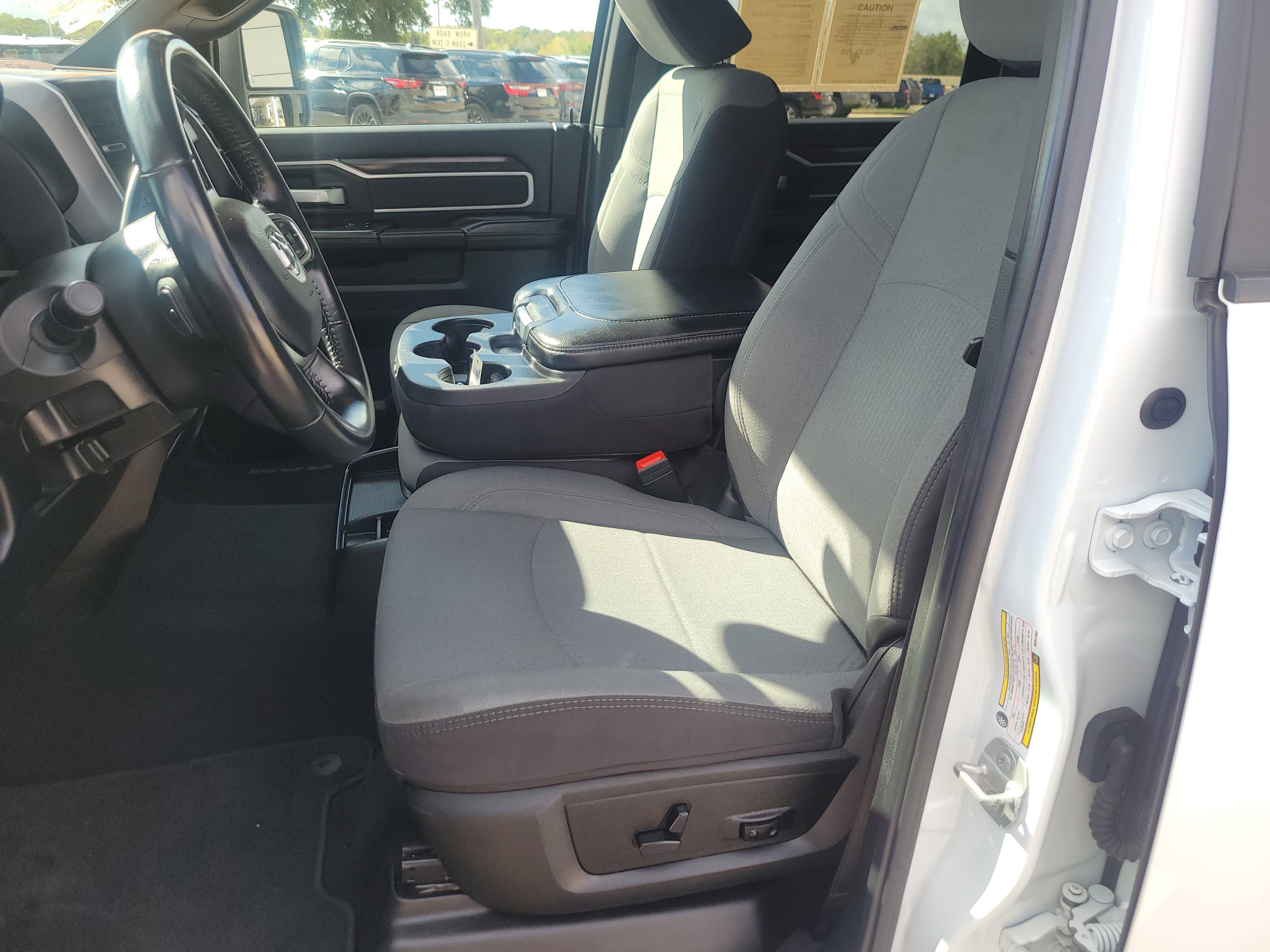 Used 2024 RAM 3500 Big Horn image 16