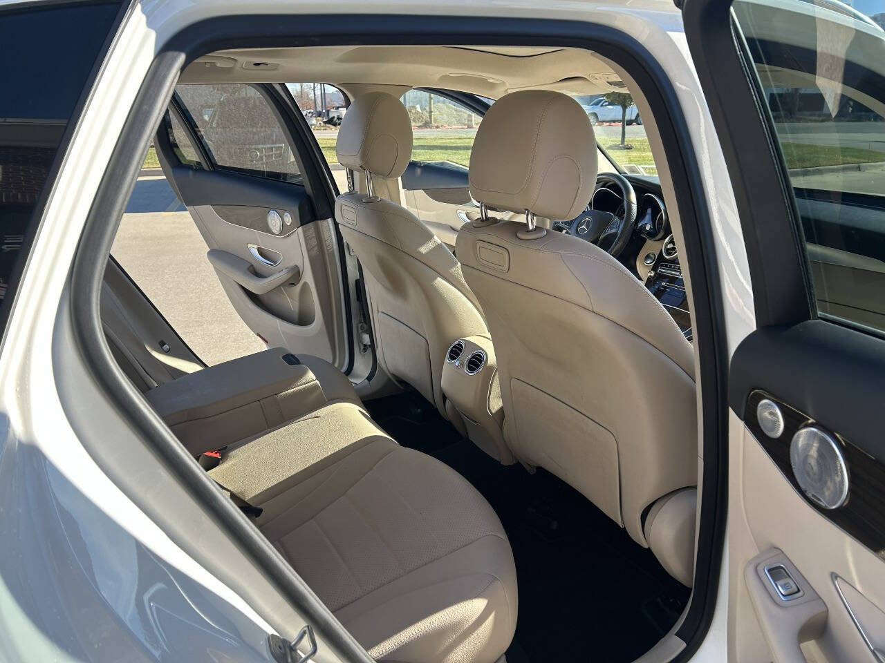 Used 2018 Mercedes-Benz GLC 300 4MATIC image 36