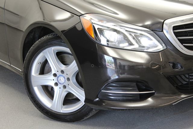 Used 2014 Mercedes-Benz E 350 4MATIC Sedan image 2