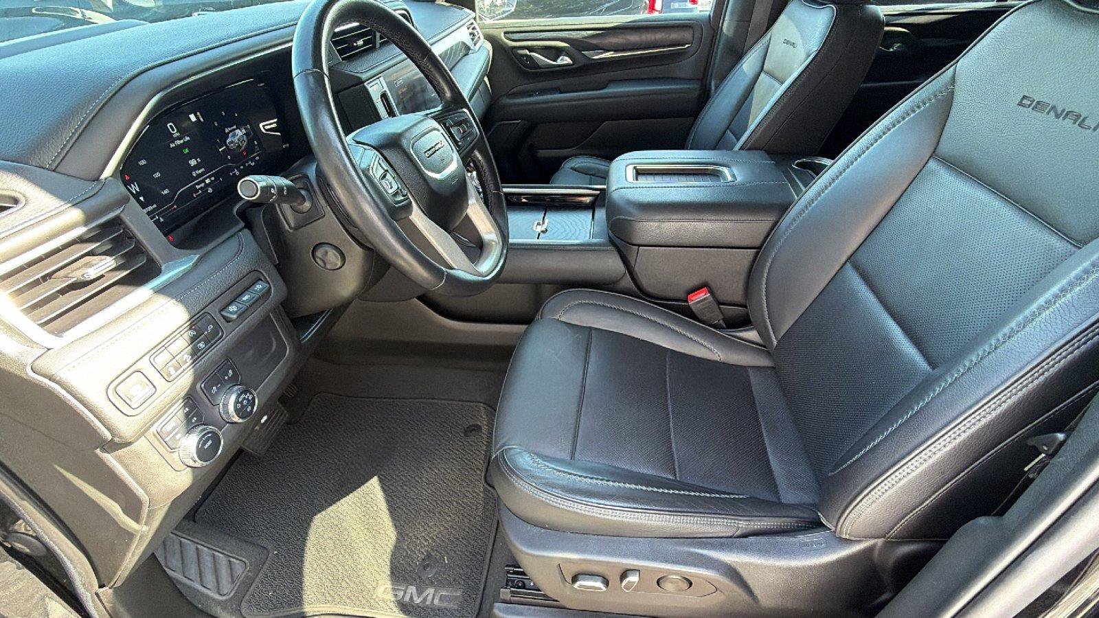 Used 2022 GMC Yukon Denali AWD/4WD image 17