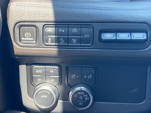 Used 2022 GMC Yukon Denali AWD/4WD image 13