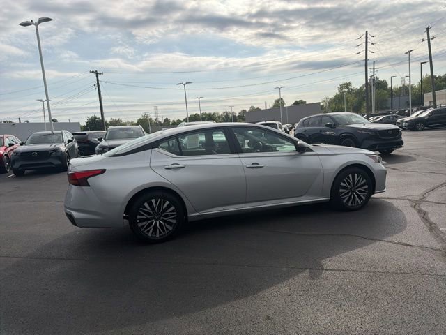 Used 2025 Nissan Altima 2.5 SV FWD image 6