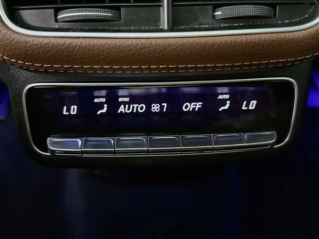 Used 2025 Mercedes-Benz GLS 450 4MATIC w/ AMG Line Exterior image 27