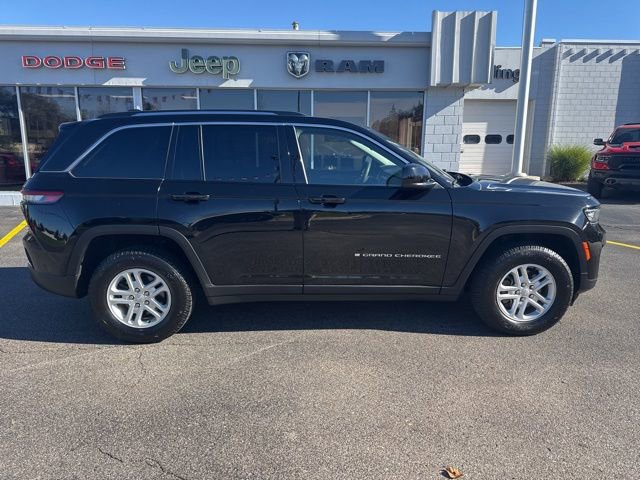 Certified 2023 Jeep Grand Cherokee Laredo image 8