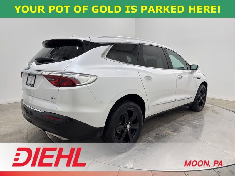 Used 2023 Buick Enclave Essence w/ Sport Touring Edition image 7