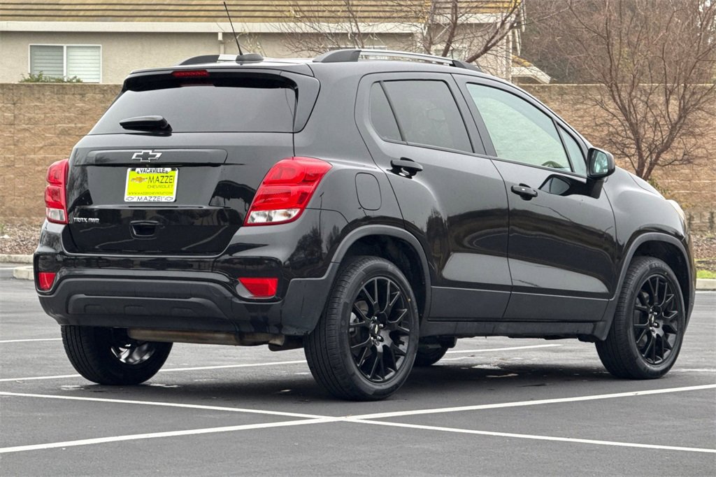 Used 2022 Chevrolet Trax LT w/ Midnight Edition image 10