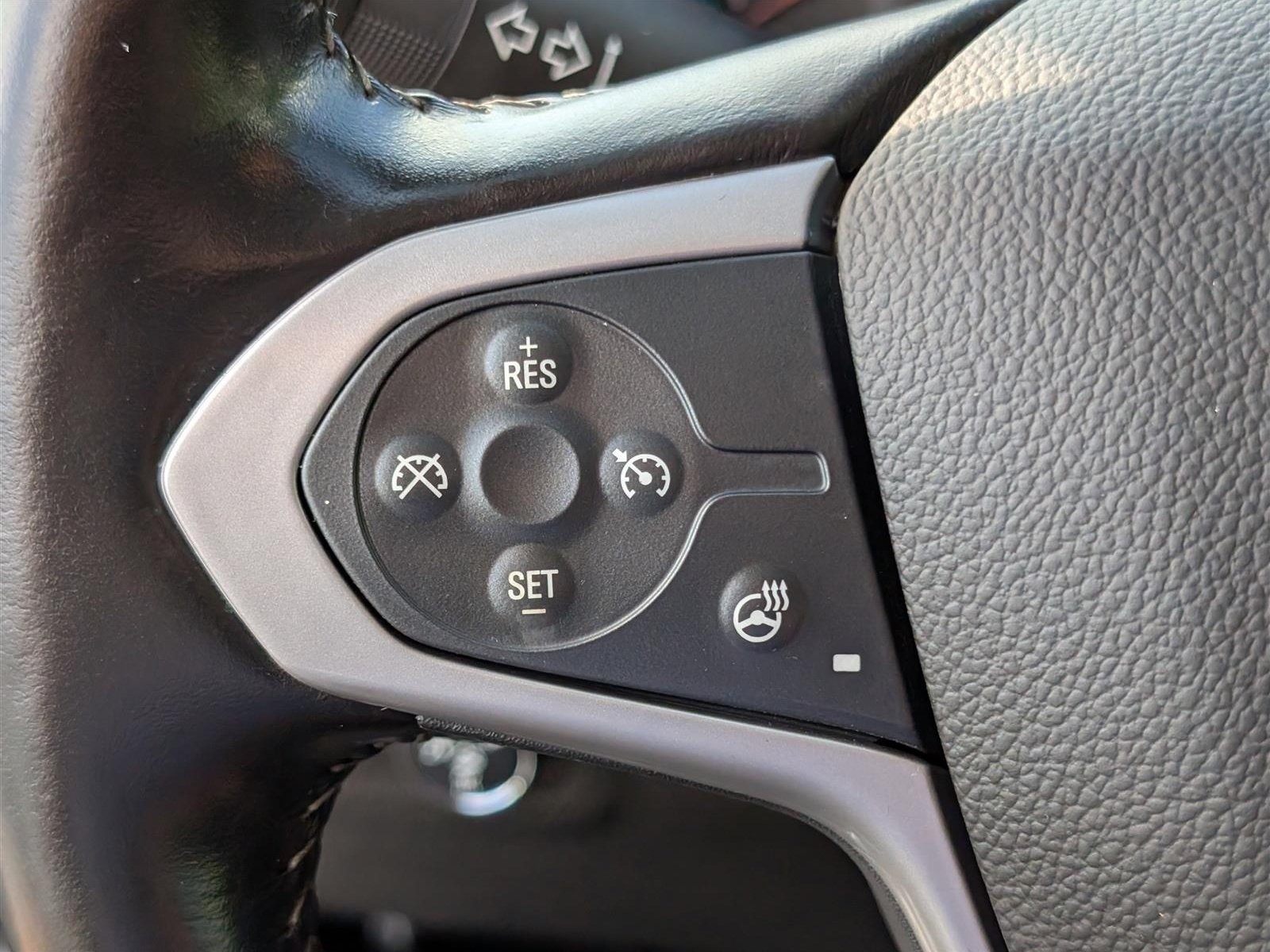 Used 2022 Chevrolet Colorado ZR2 w/ ZR2 Dusk Special Edition AWD/4WD image 22