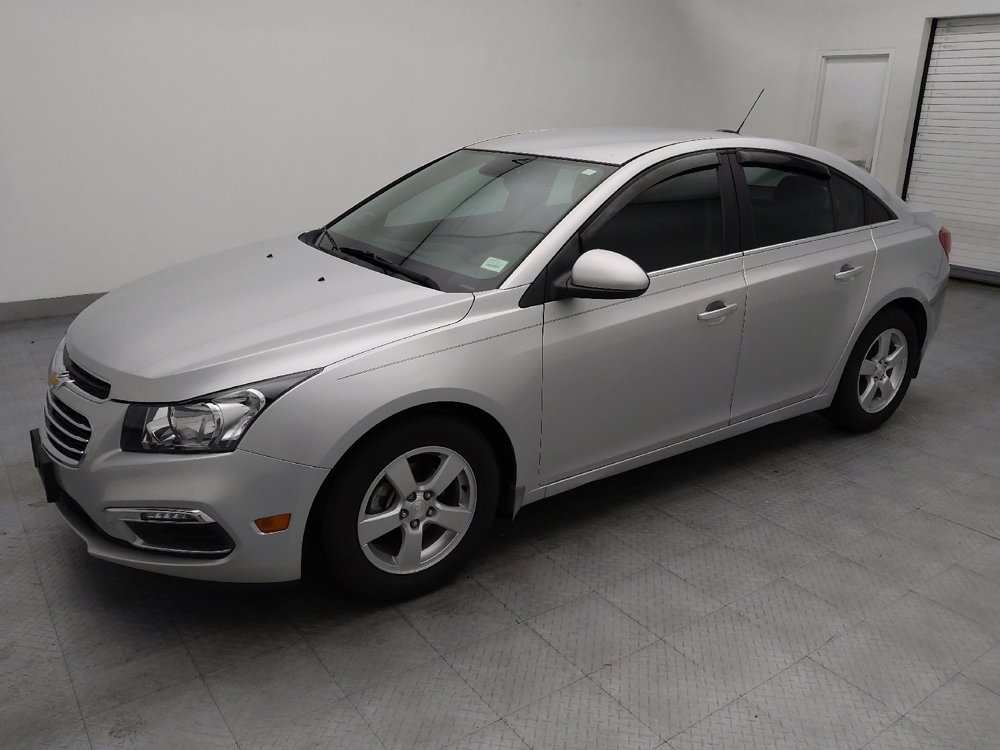 Used 2016 Chevrolet Cruze LT image 2