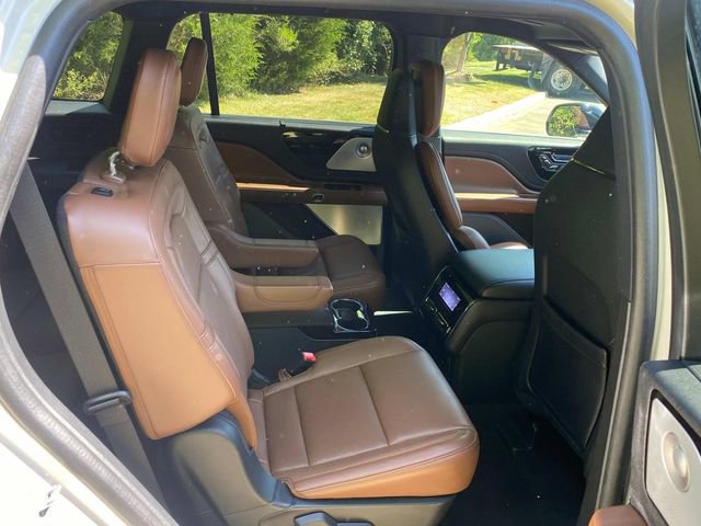 Certified 2023 Lincoln Aviator Reserve w/ Equipment Group 201A AWD/4WD image 34