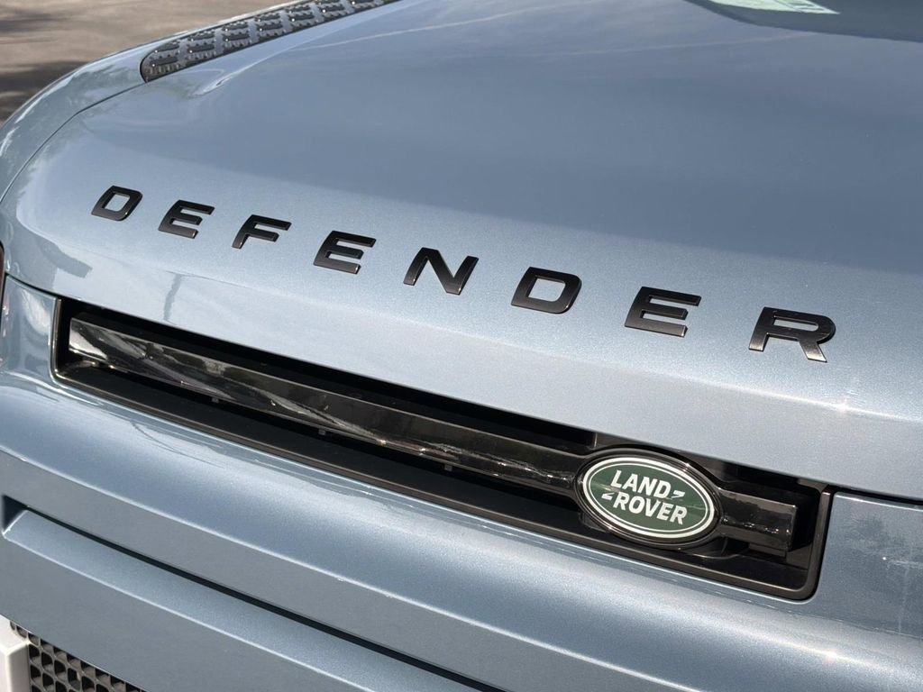Used 2023 Land Rover Defender 90 S AWD/4WD image 30