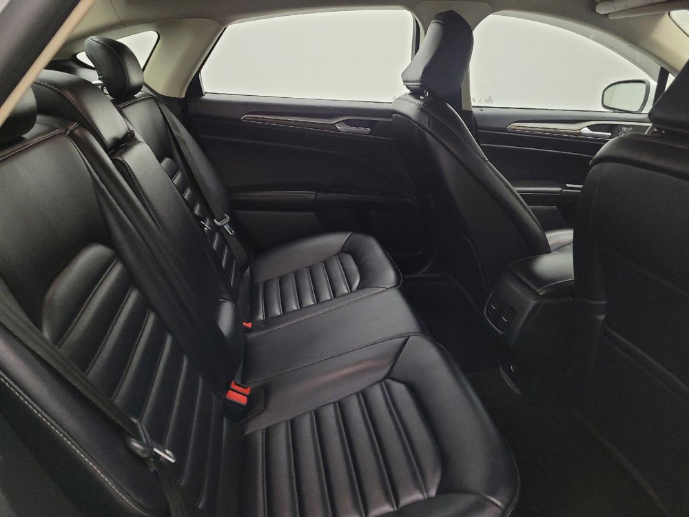 Used 2020 Ford Fusion SEL FWD image 19