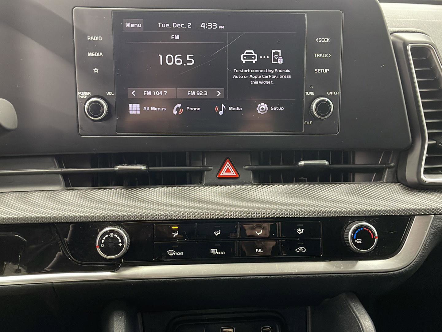 Used 2023 Kia Sportage LX image 9