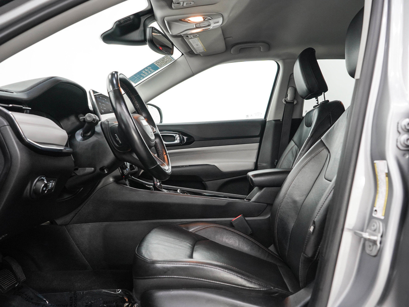 Used 2022 Jeep Compass Limited AWD/4WD image 22