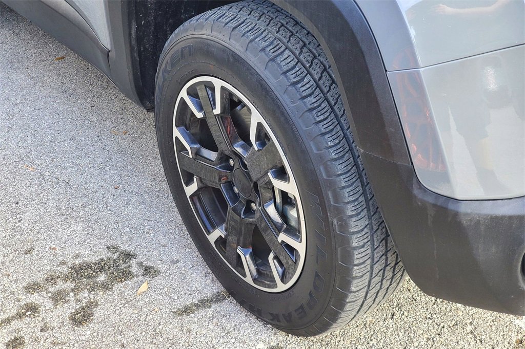 Used 2023 Jeep Renegade Latitude image 4