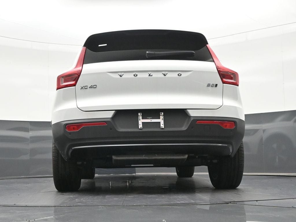 New 2026 Volvo XC40 B5 Plus w/ Protection Package Premier AWD/4WD image 24
