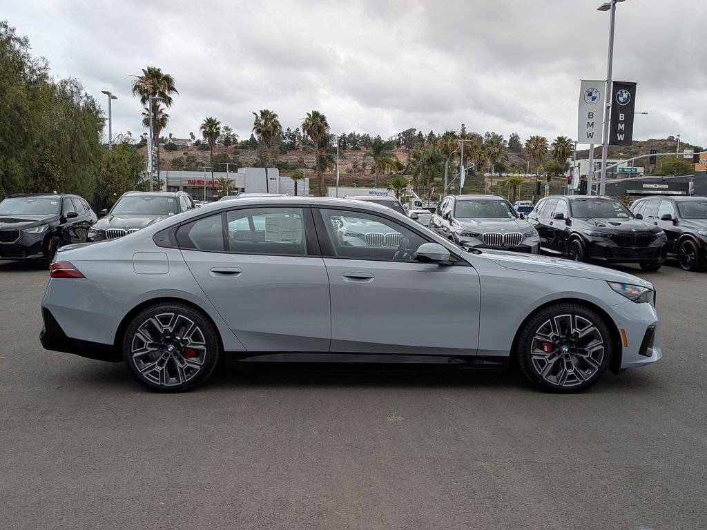 New 2027 BMW i5 eDrive40 w/ M Sport Package RWD image 3