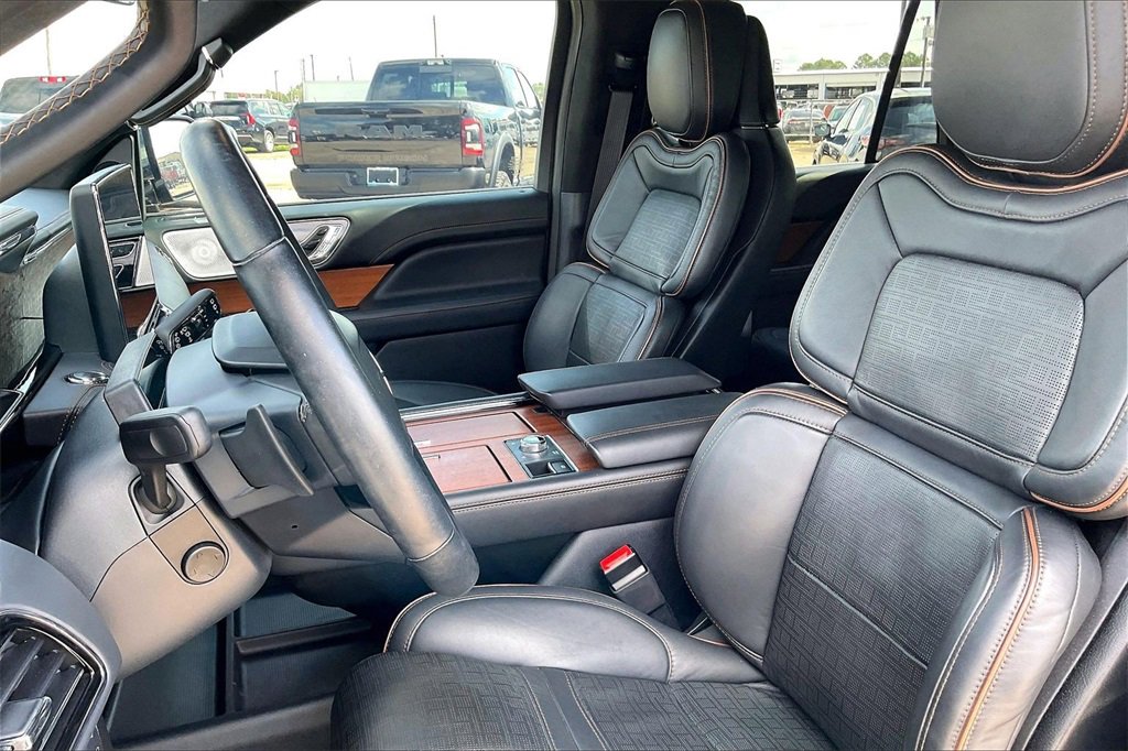 Used 2023 Lincoln Navigator Black Label image 18