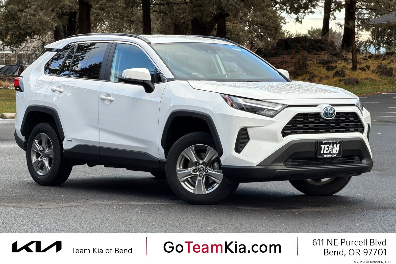 Used 2024 Toyota RAV4 XLE image 1