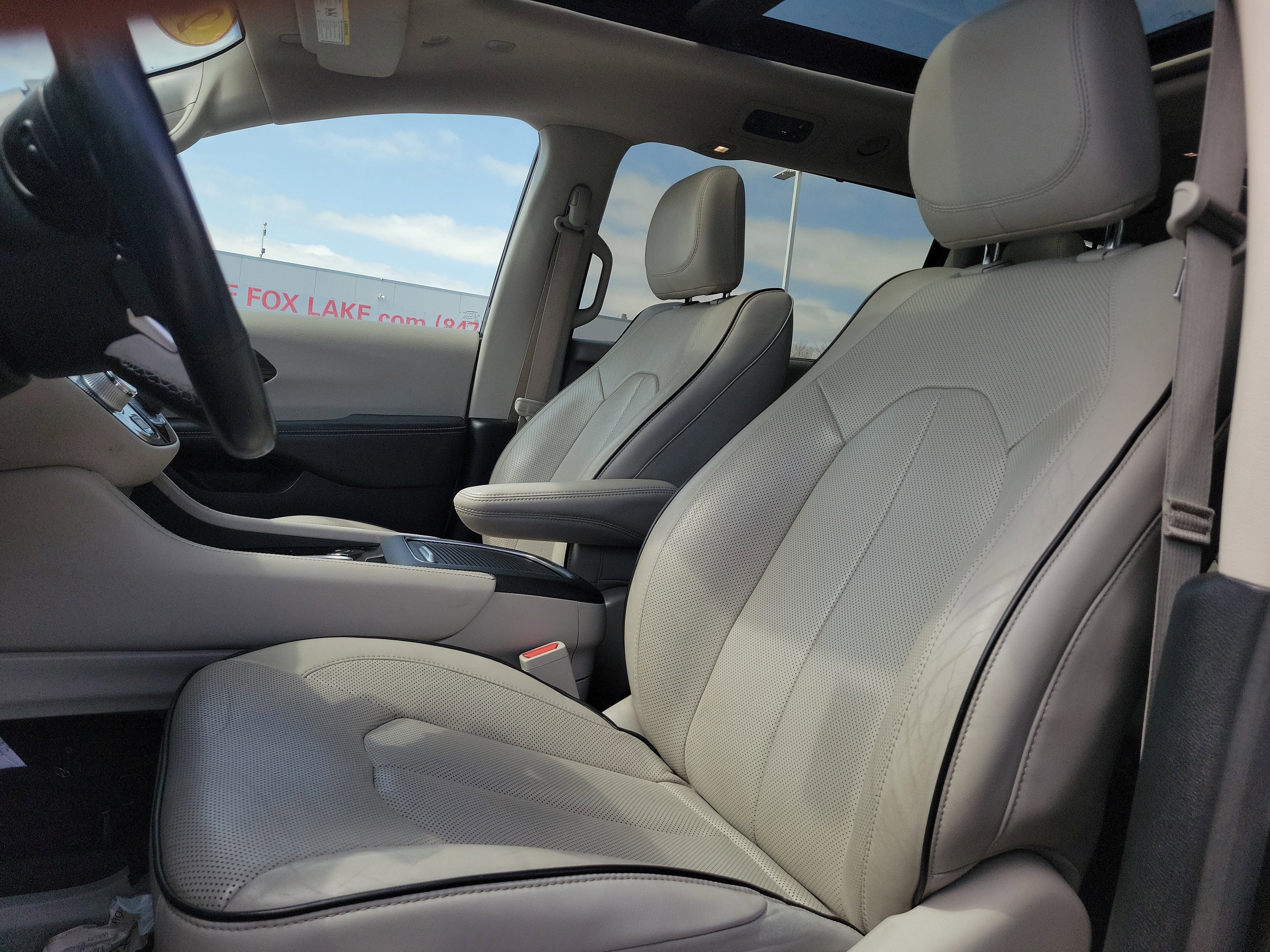 Used 2021 Chrysler Pacifica Limited w/ Premium & Safety Sphere Group image 20