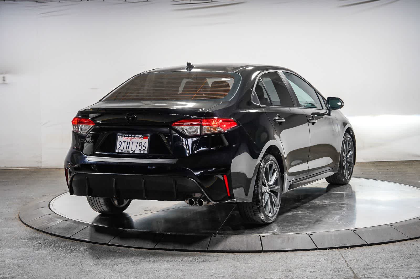 Certified 2025 Toyota Corolla SE FWD image 4