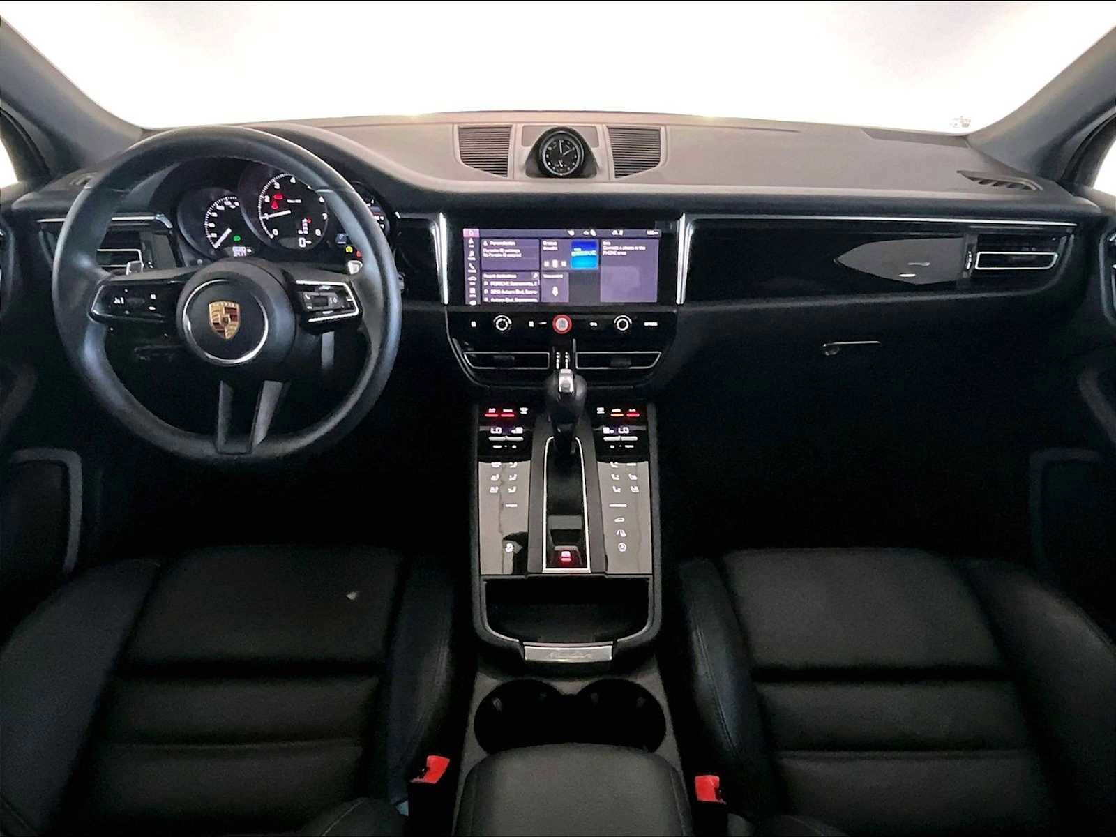 Used 2025 Porsche Macan image 17