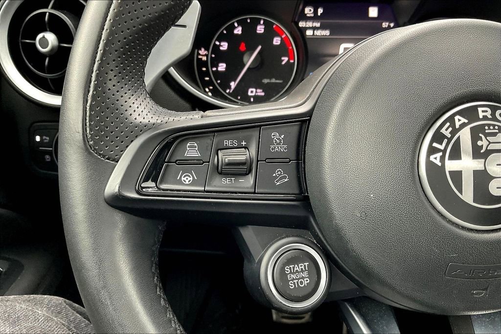 Used 2023 Alfa Romeo Stelvio Veloce image 11