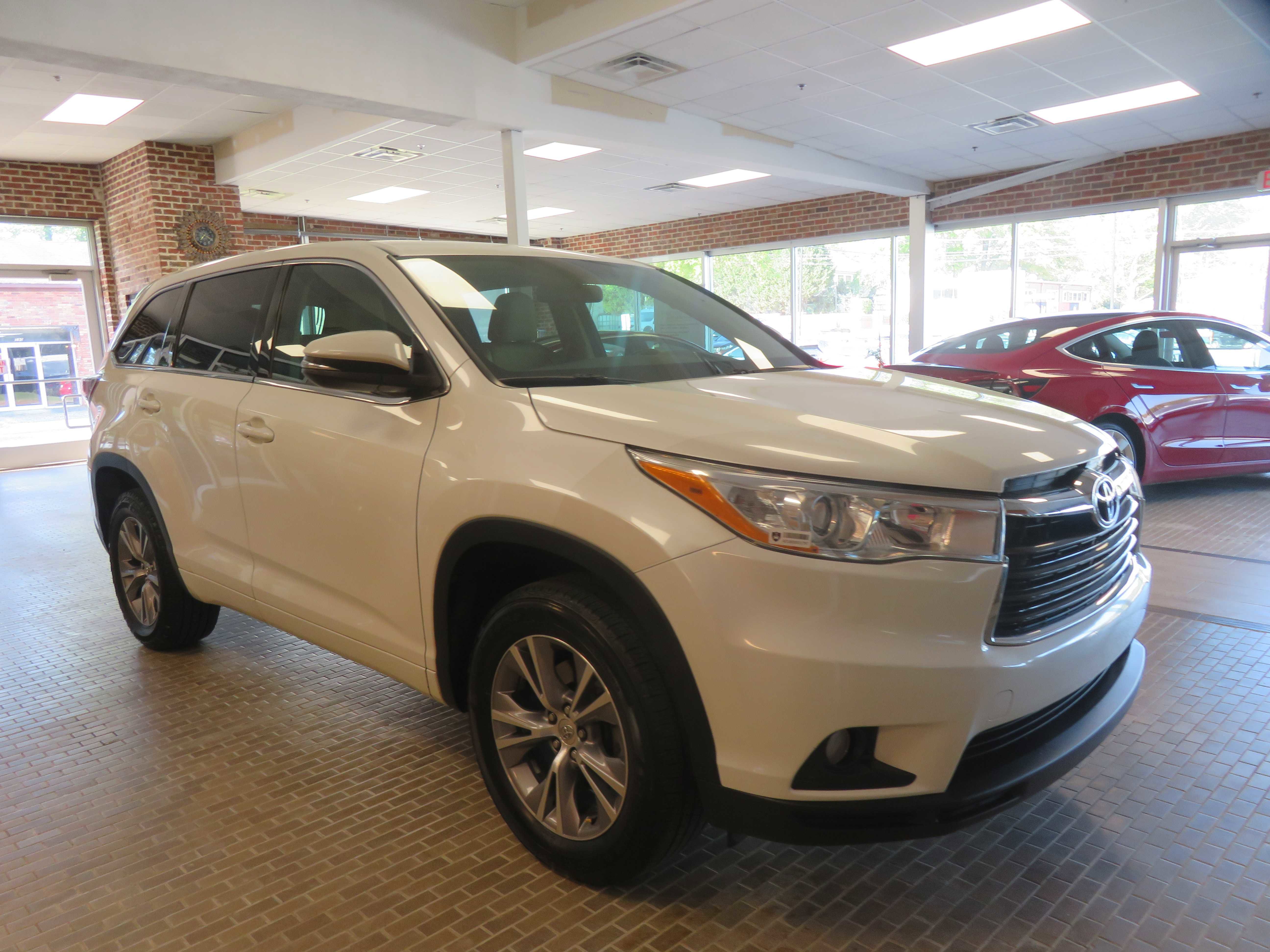 Used 2014 Toyota Highlander Plus FWD image 60