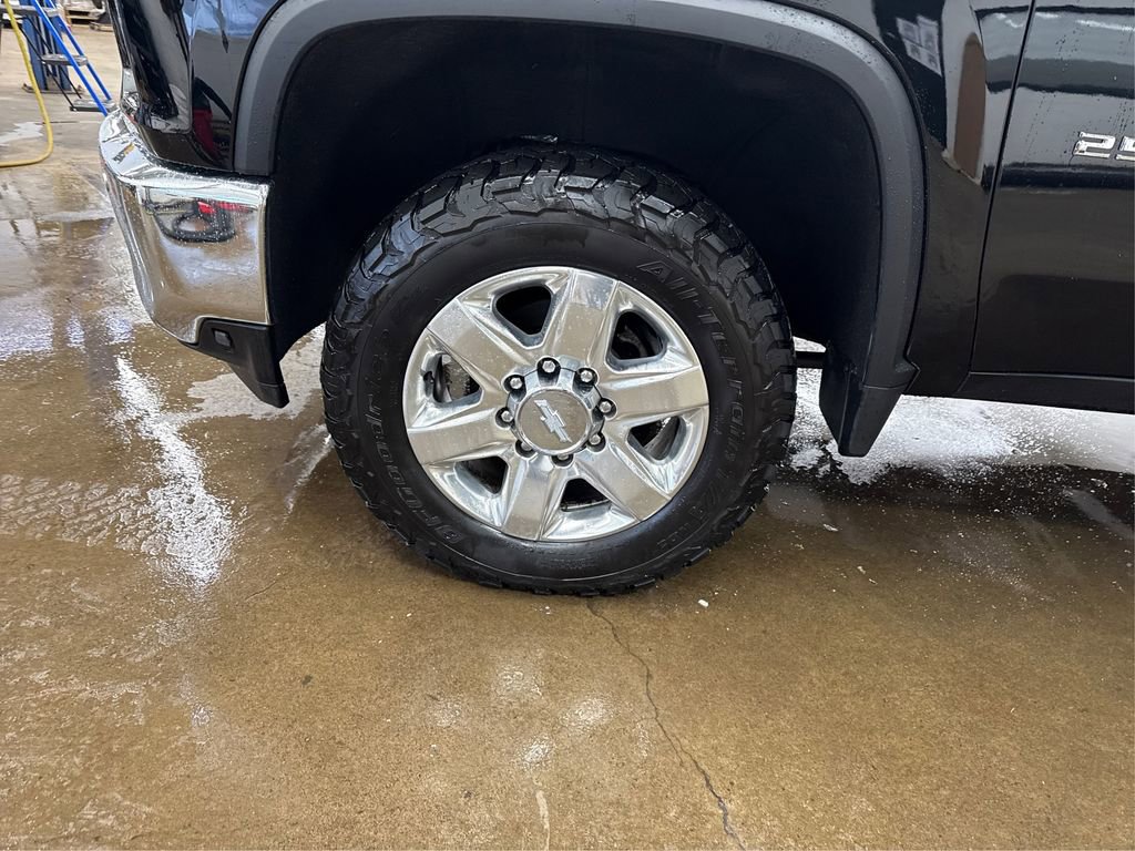 Used 2020 Chevrolet Silverado 2500 LTZ w/ LTZ Plus Package image 11