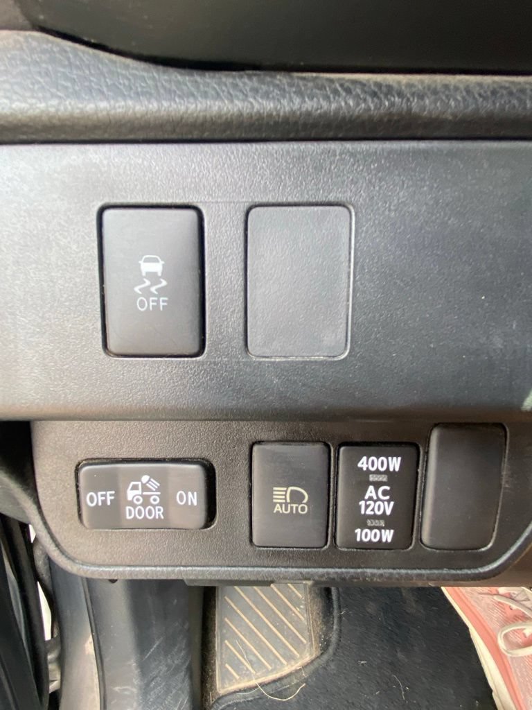 Used 2020 Toyota Tacoma TRD Off-Road w/ Technology Package RWD image 32