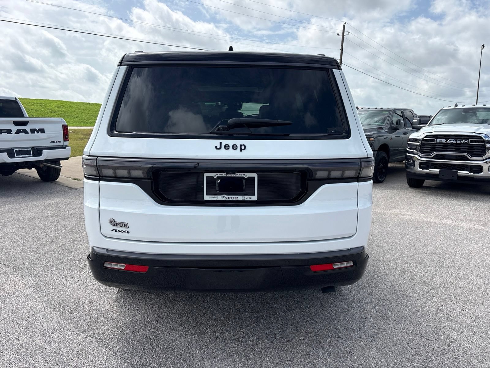 New 2026 Jeep Grand Wagoneer Summit AWD/4WD image 5