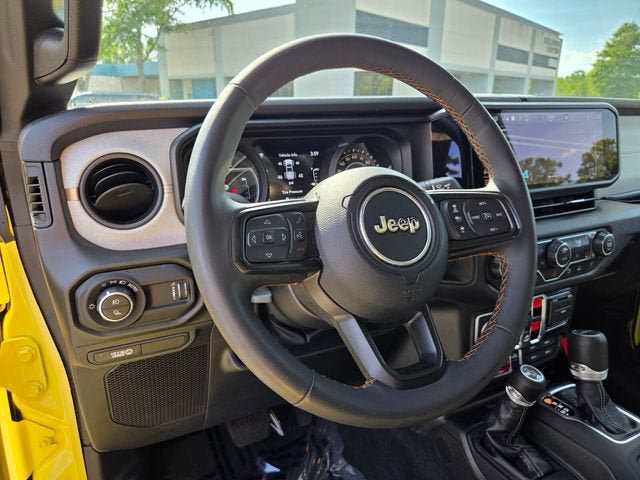 Used 2024 Jeep Gladiator Overland AWD/4WD image 10