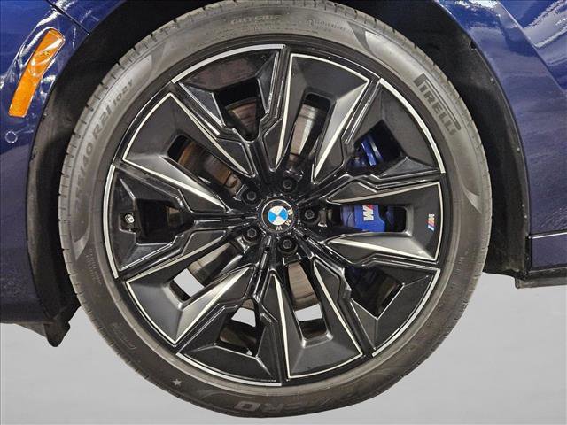 Certified 2023 BMW i7 xDrive60 w/ Parking Assistance Package AWD/4WD image 21