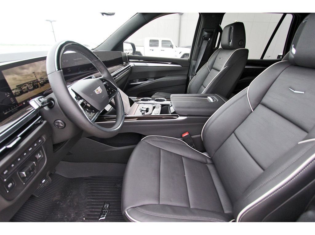 New 2026 Cadillac Escalade Luxury w/ LPO, Radiant Package AWD/4WD image 6