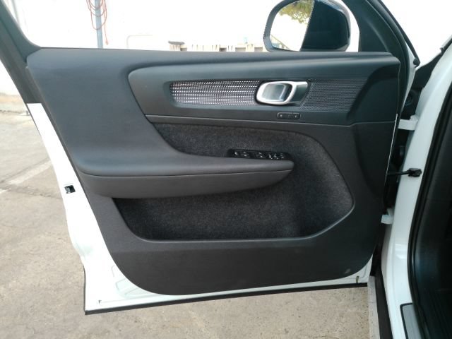 Used 2022 Volvo XC40 P8 Recharge Plus AWD/4WD image 11