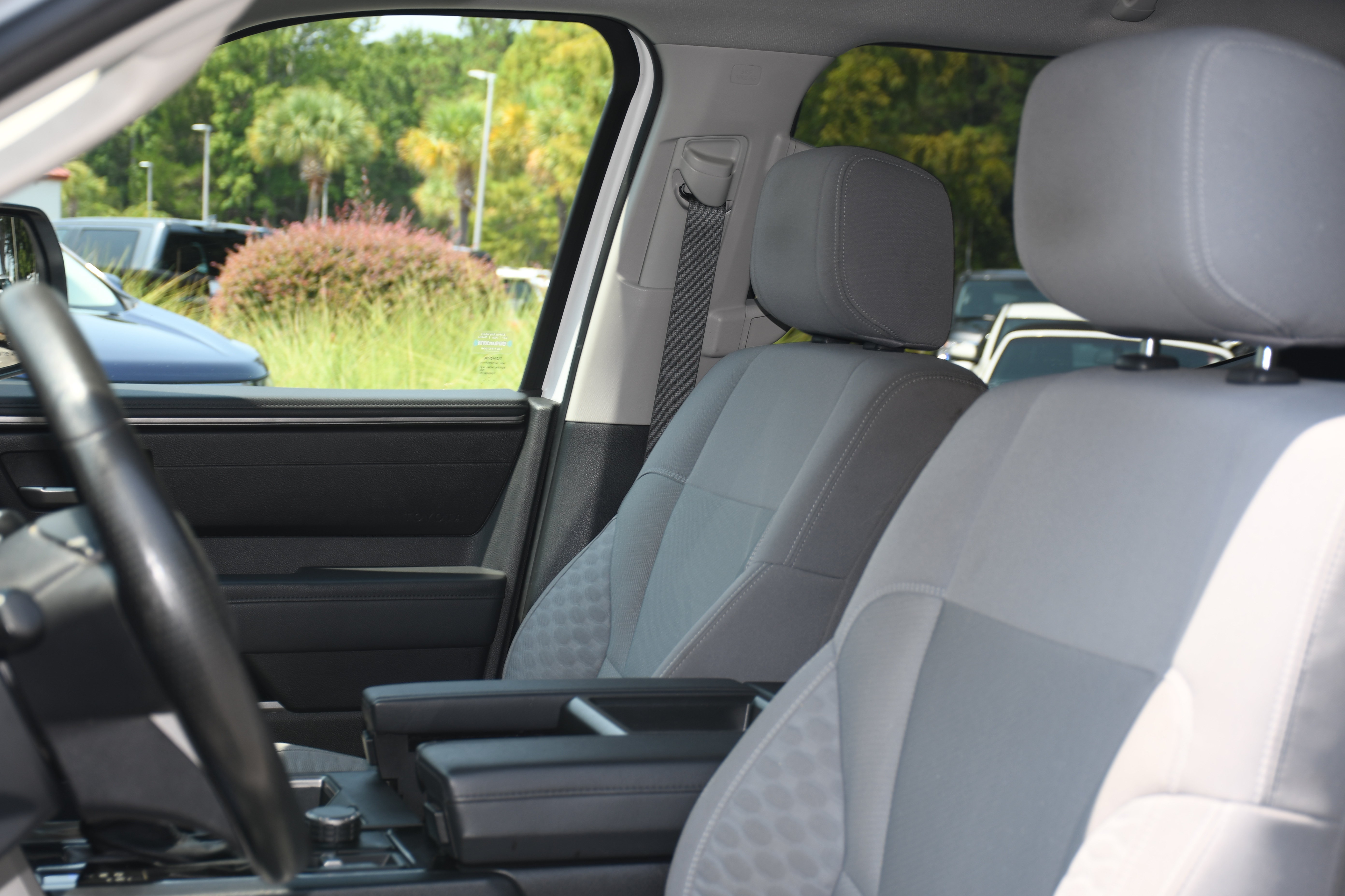 Used 2022 Toyota Tundra SR5 AWD/4WD image 11