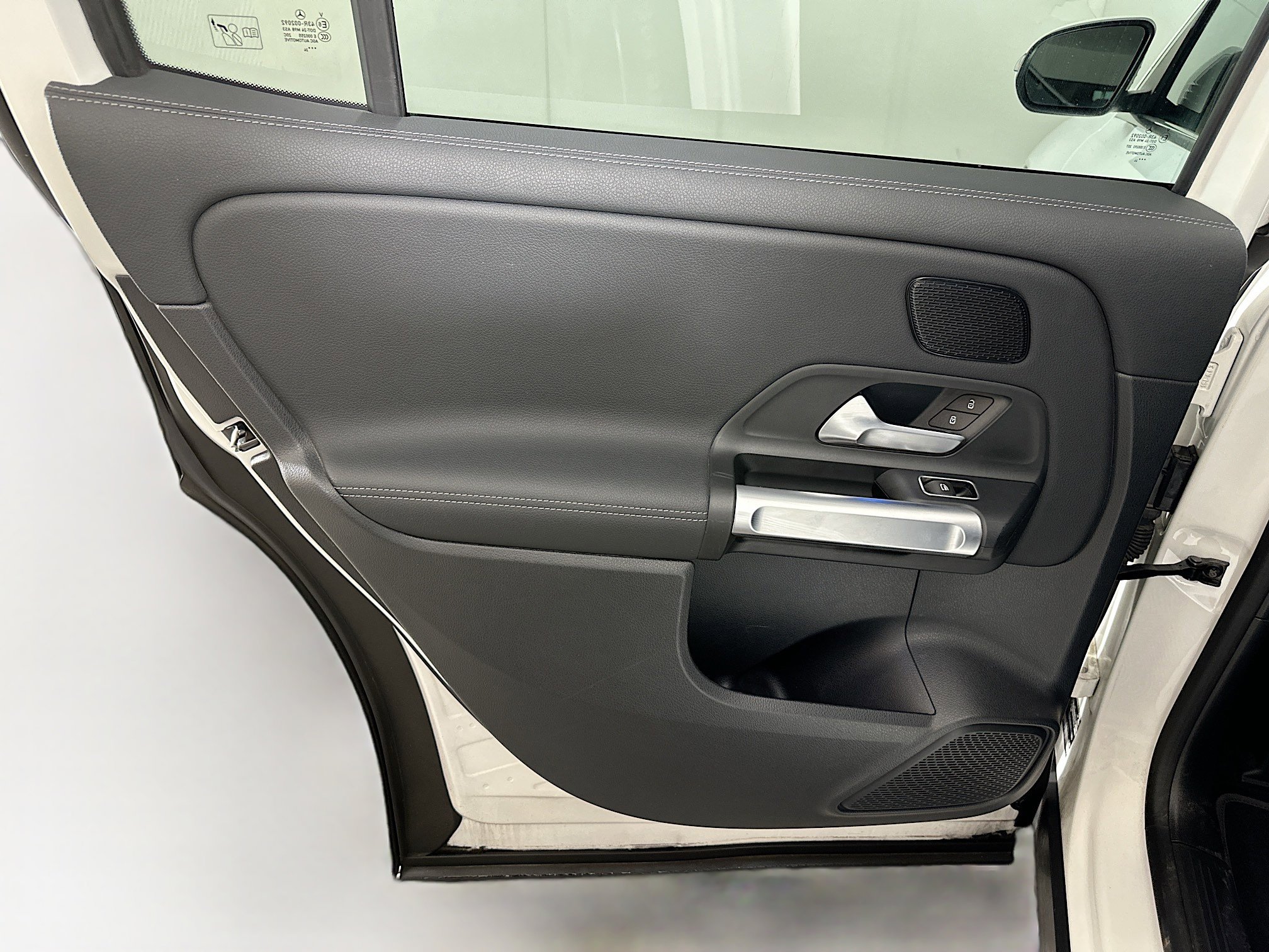 Used 2024 Mercedes-Benz EQB 250+ image 26