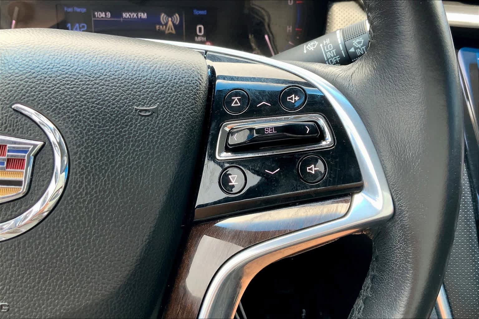 Used 2013 Cadillac XTS Luxury FWD image 25
