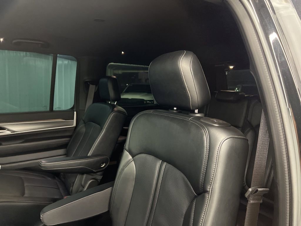 Used 2025 Jeep Wagoneer Series II image 14