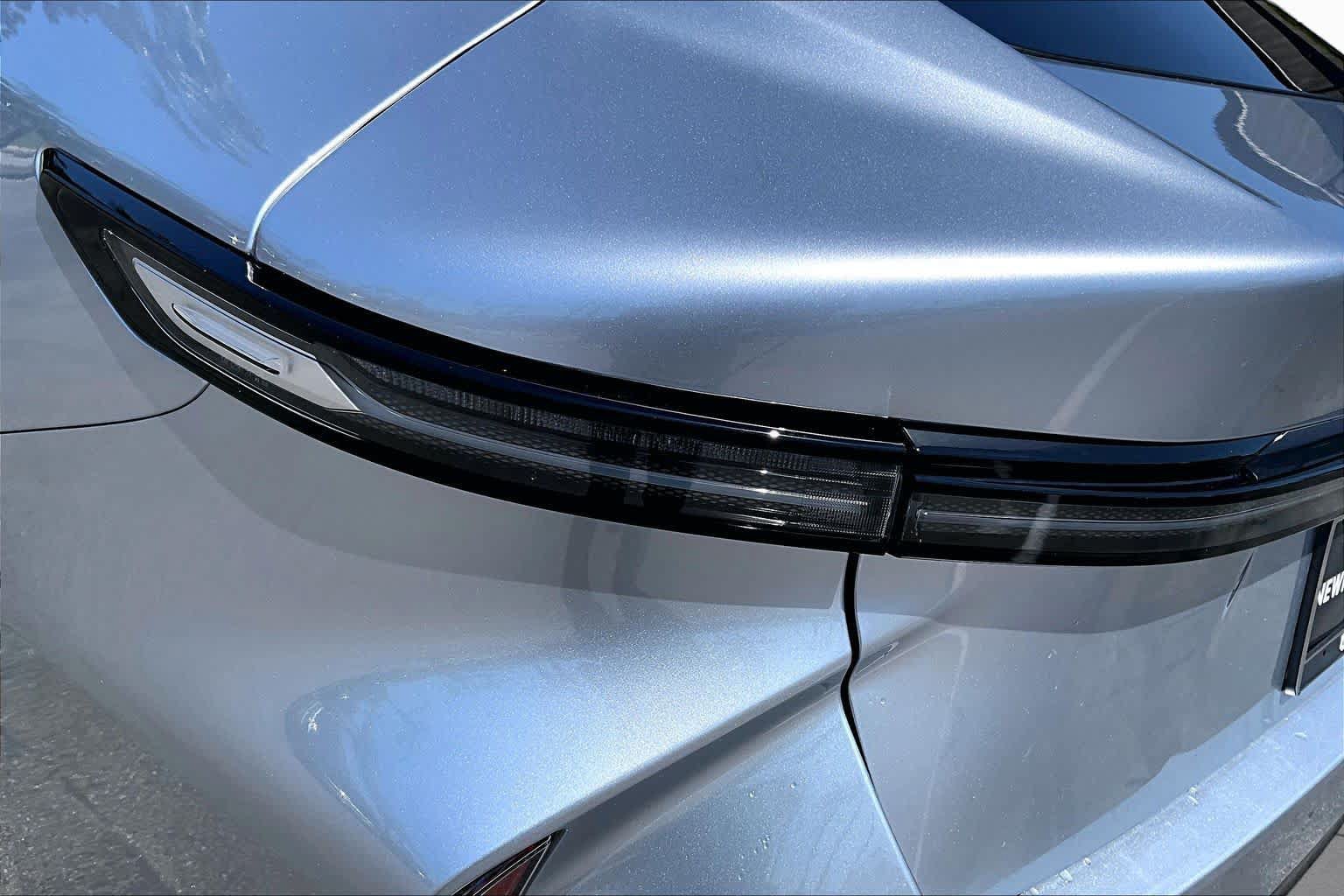 New 2026 Lexus ES 350e w/ Convenience Package FWD image 12