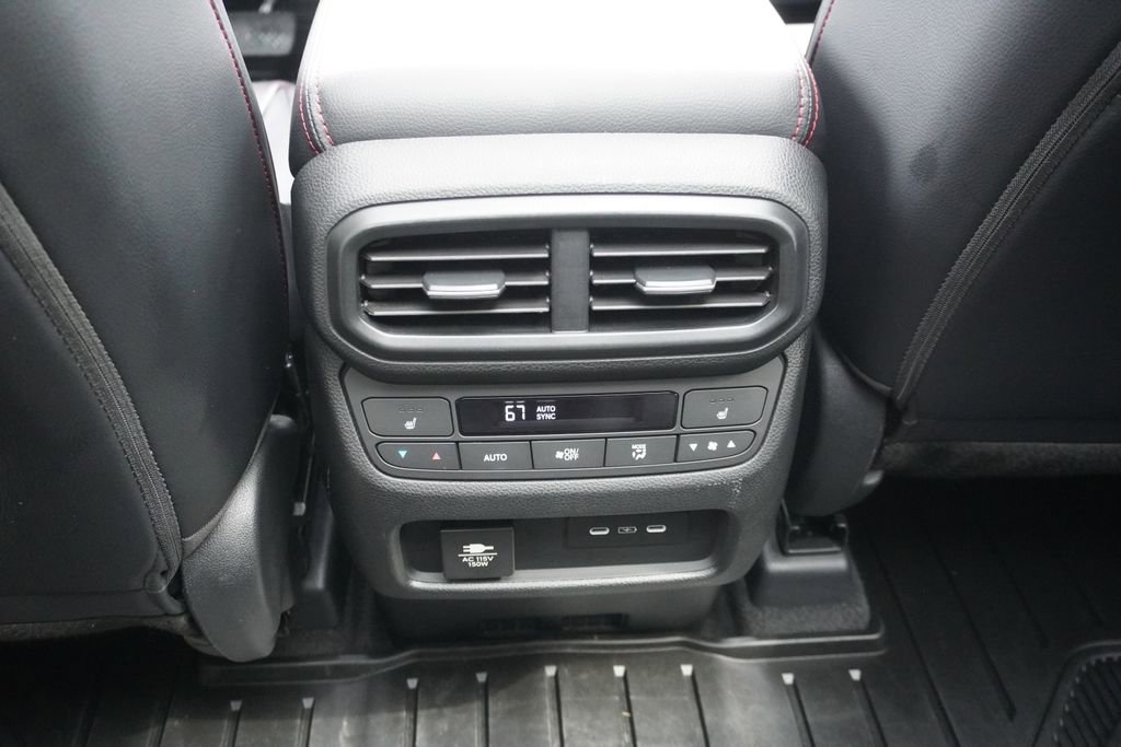 Used 2025 Honda Pilot Black Edition image 31
