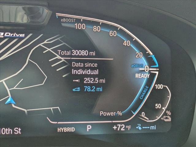 Used 2023 BMW 530e w/ Premium Package image 11