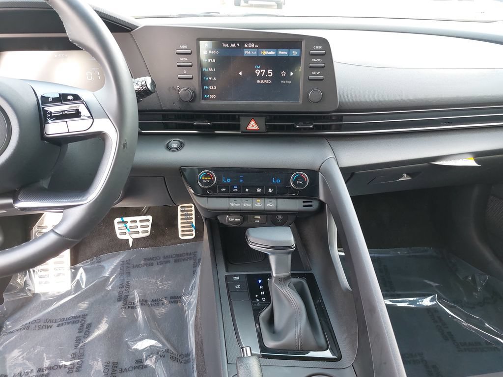 Certified 2025 Hyundai Elantra Sport FWD image 21