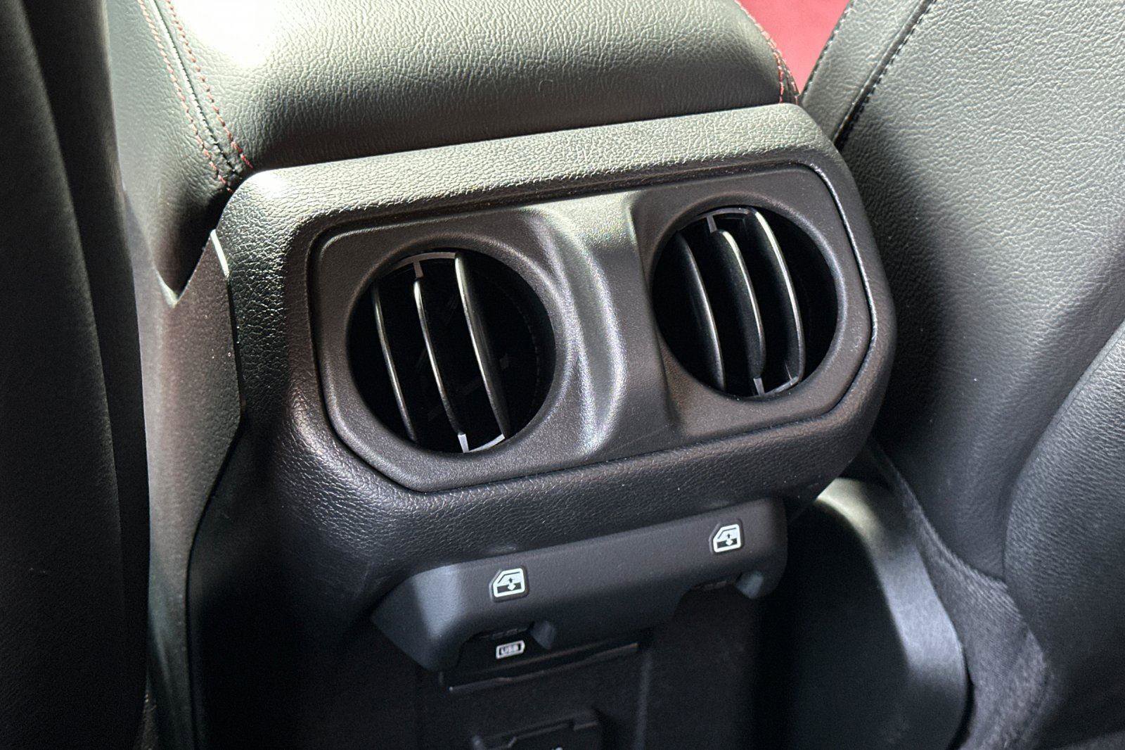 Used 2023 Jeep Wrangler Unlimited Rubicon 4xe image 13