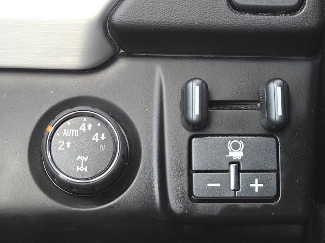 Used 2015 GMC Yukon XL SLE w/ Convenience Package image 4