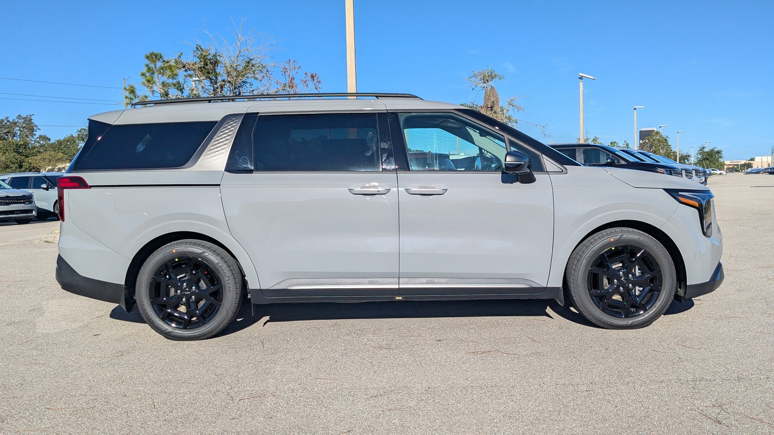 New 2026 Kia Carnival SX Prestige image 4