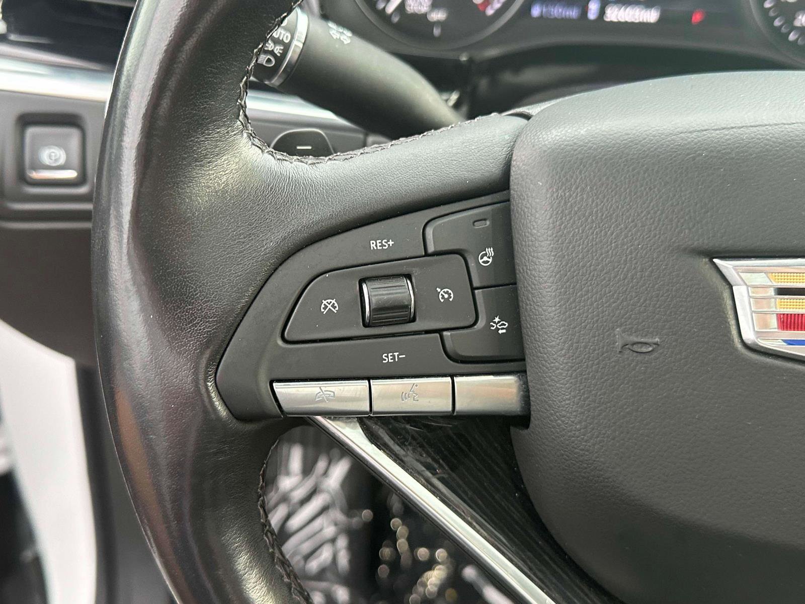 Used 2022 Cadillac XT6 Premium Luxury w/ Technology Package image 21