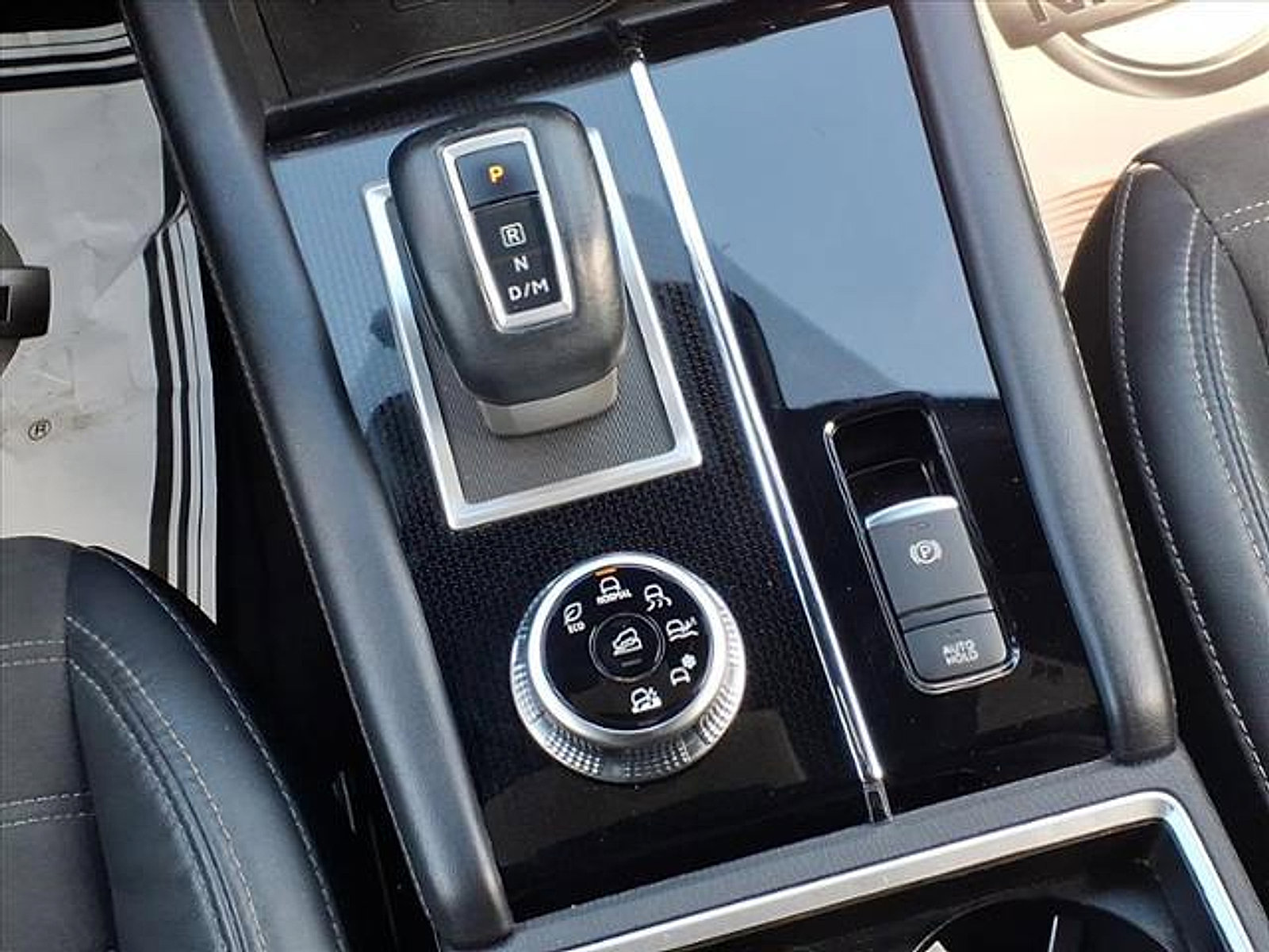 Used 2023 Mitsubishi Outlander SE Black Edition image 25