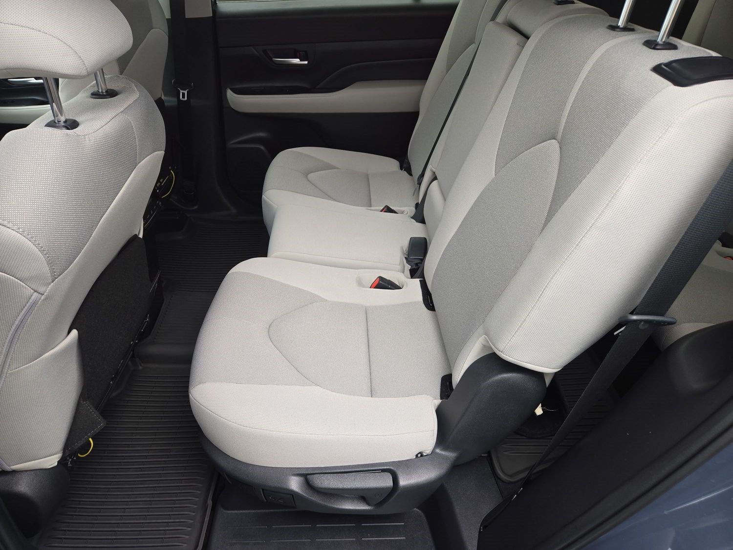 Certified 2025 Toyota Grand Highlander FWD image 17