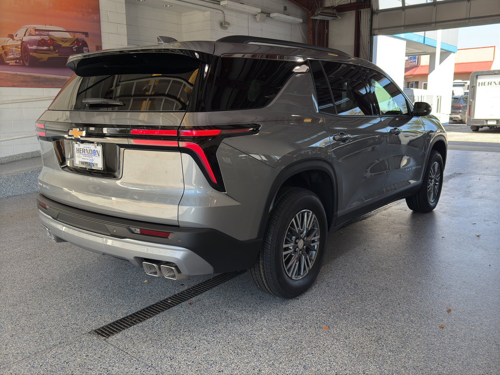 New 2026 Chevrolet Traverse LT w/ LPO, Floor Liner Package image 9