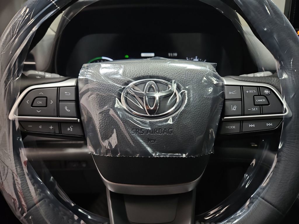 New 2026 Toyota Sienna XLE image 16